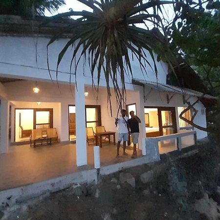 Sooriya Villa ตัลป์ ภายนอก รูปภาพ