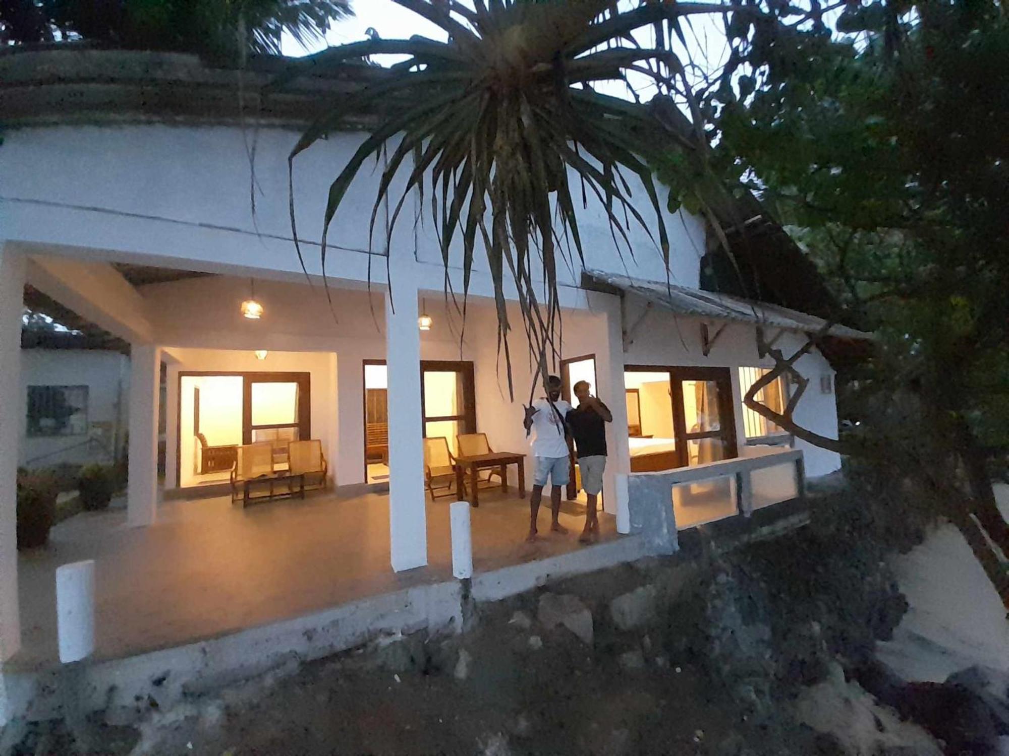 Sooriya Villa ตัลป์ ภายนอก รูปภาพ