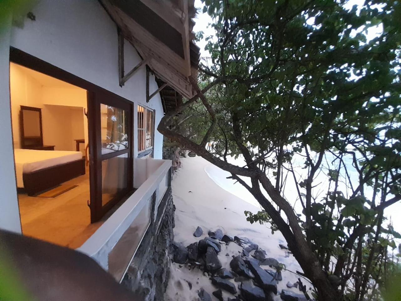 Sooriya Villa ตัลป์ ภายนอก รูปภาพ